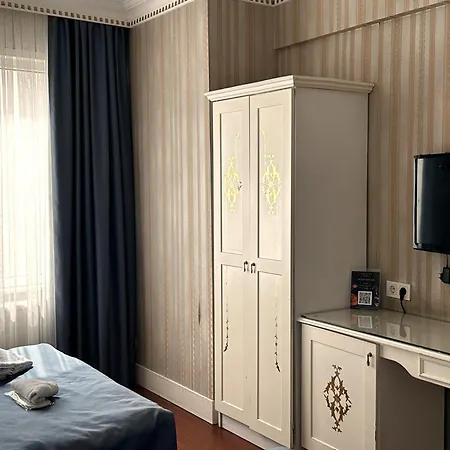 The Istanbul Alyon Hotel Taksim Exterior photo